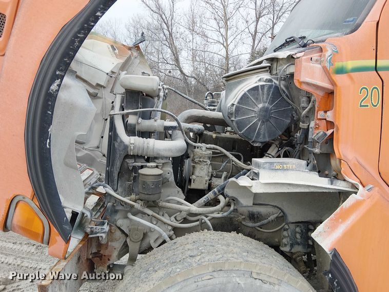 image for item FK0772 1998 Ford LT9511 ready mix truck