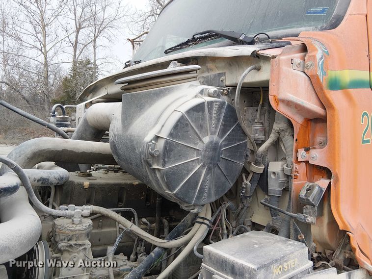 image for item FK0772 1998 Ford LT9511 ready mix truck