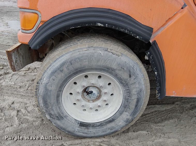 image for item FK0772 1998 Ford LT9511 ready mix truck