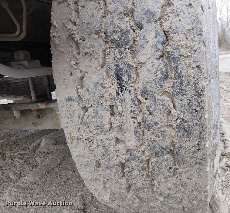 image for item FK0772 1998 Ford LT9511 ready mix truck