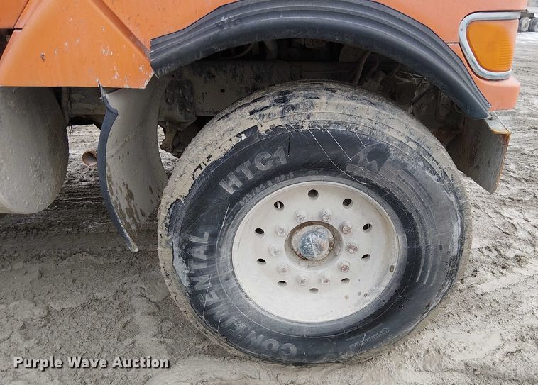 image for item FK0772 1998 Ford LT9511 ready mix truck