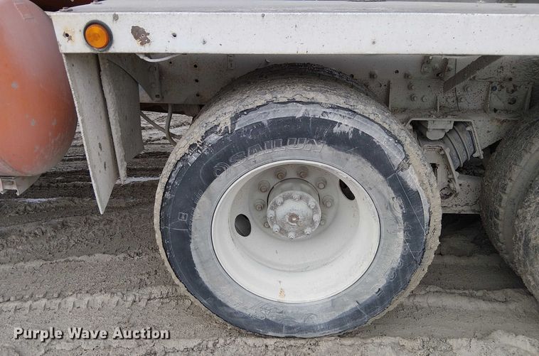 image for item FK0772 1998 Ford LT9511 ready mix truck