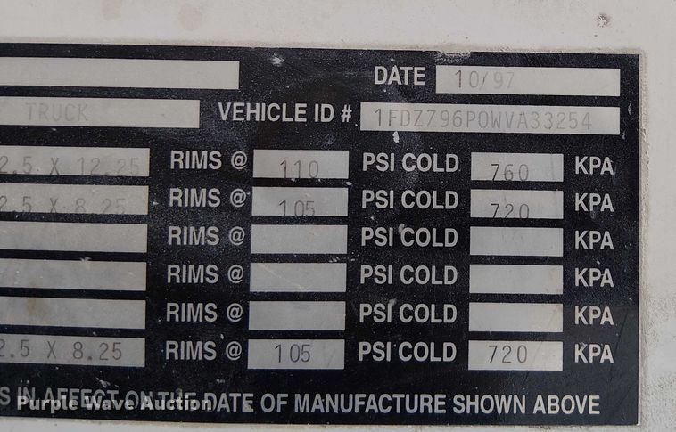 image for item FK0772 1998 Ford LT9511 ready mix truck