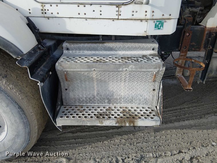 image for item FK0773 2008 Kenworth T800 ready mix truck