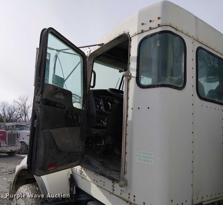 image for item FK0773 2008 Kenworth T800 ready mix truck