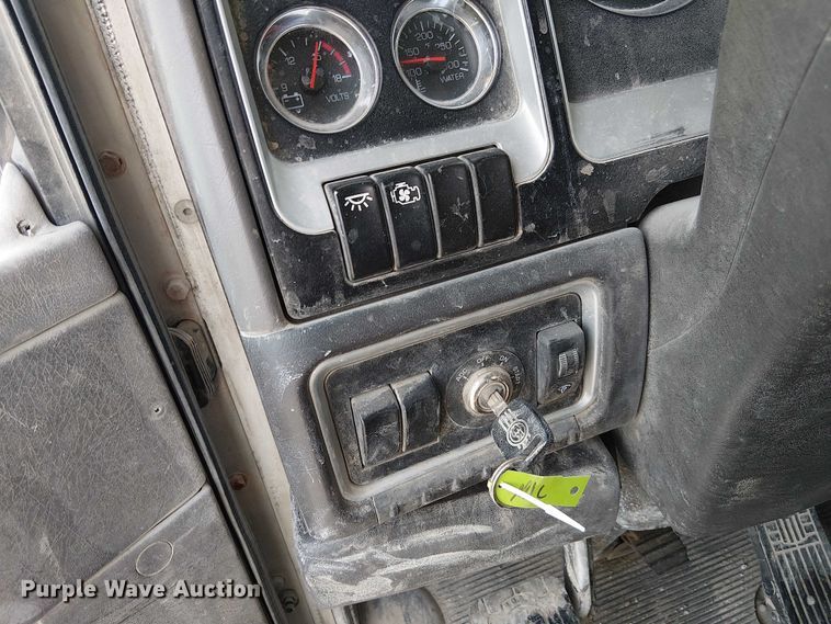 image for item FK0773 2008 Kenworth T800 ready mix truck