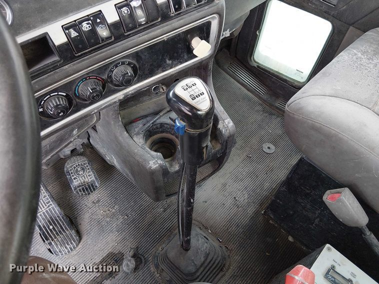 image for item FK0773 2008 Kenworth T800 ready mix truck