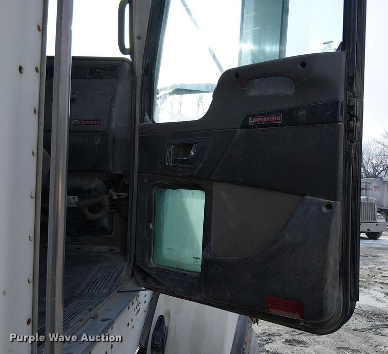 image for item FK0773 2008 Kenworth T800 ready mix truck