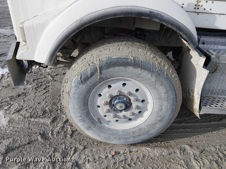 image for item FK0773 2008 Kenworth T800 ready mix truck