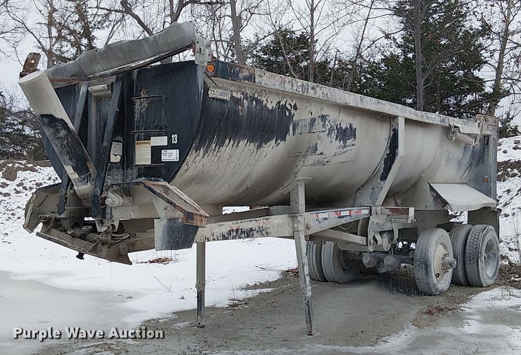 image for item FK0779 1999 Clement end dump trailer