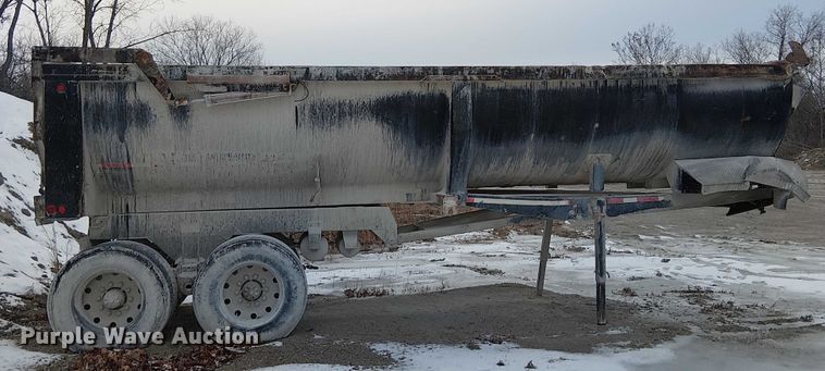 image for item FK0779 1999 Clement end dump trailer