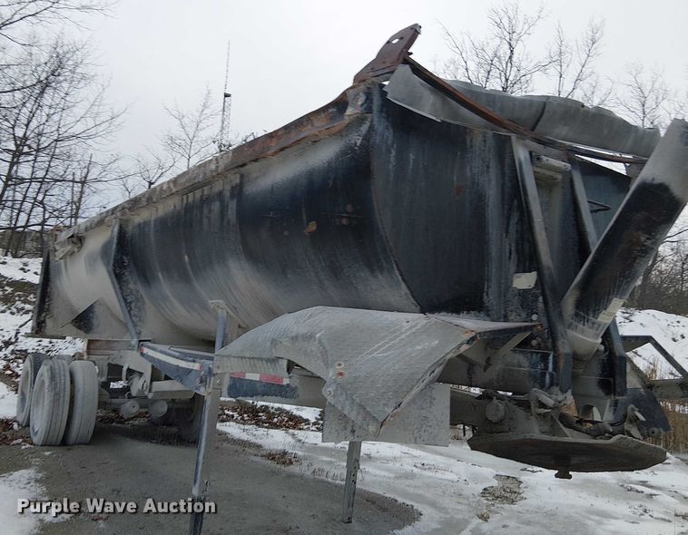 image for item FK0779 1999 Clement end dump trailer