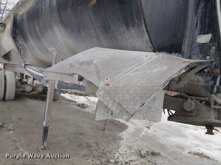 image for item FK0779 1999 Clement end dump trailer