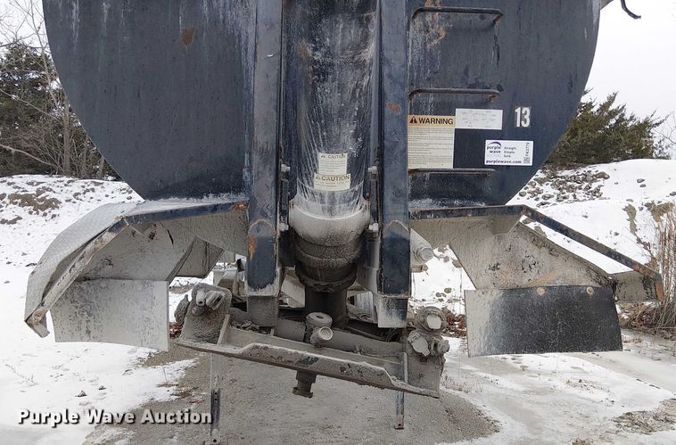 image for item FK0779 1999 Clement end dump trailer