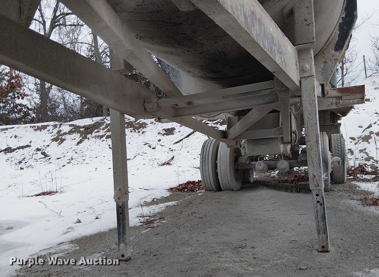 image for item FK0779 1999 Clement end dump trailer