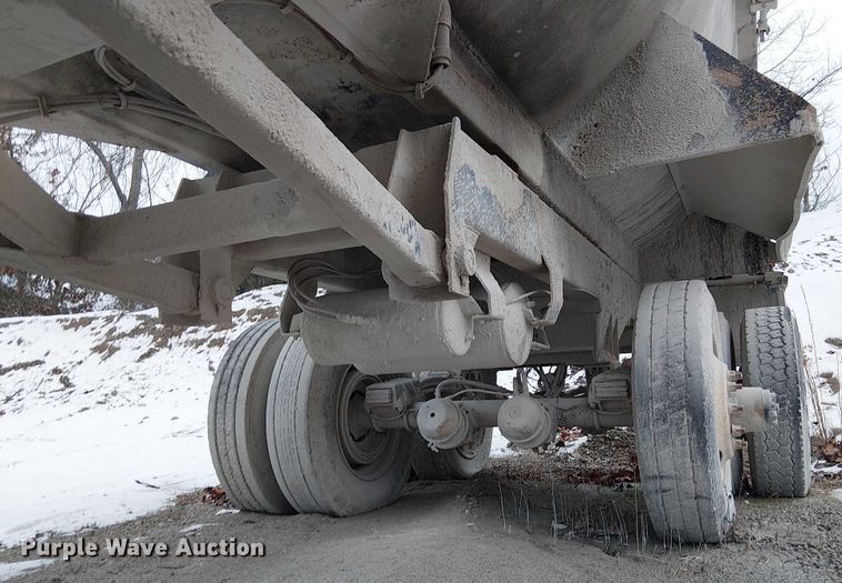 image for item FK0779 1999 Clement end dump trailer