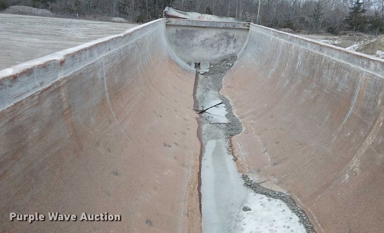 image for item FK0779 1999 Clement end dump trailer