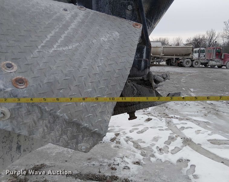 image for item FK0779 1999 Clement end dump trailer