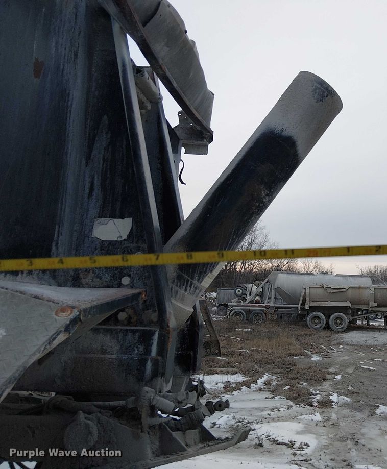 image for item FK0779 1999 Clement end dump trailer