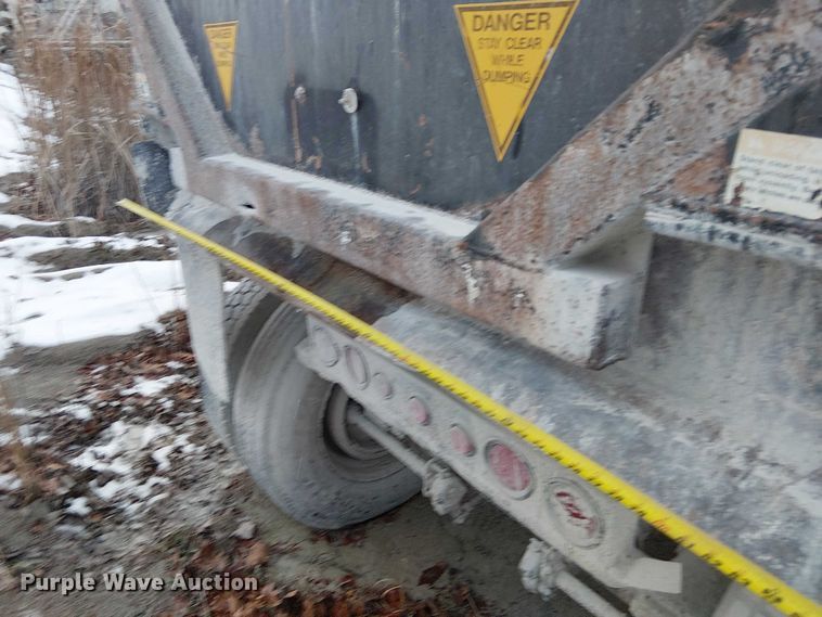 image for item FK0779 1999 Clement end dump trailer