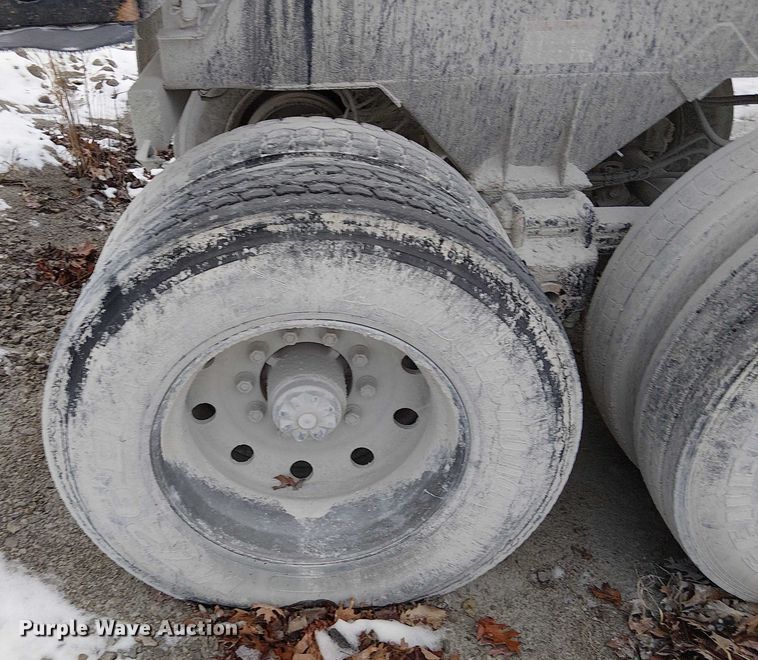 image for item FK0779 1999 Clement end dump trailer