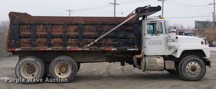 image for item FK0798 1999 Mack RD688S dump truck