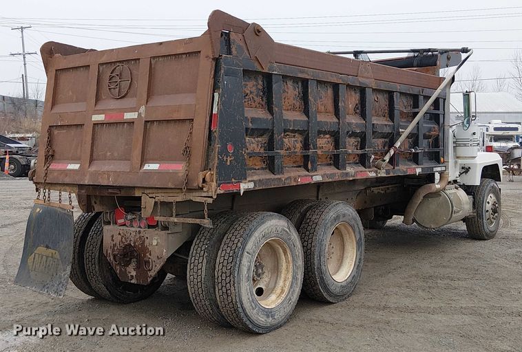 image for item FK0798 1999 Mack RD688S dump truck