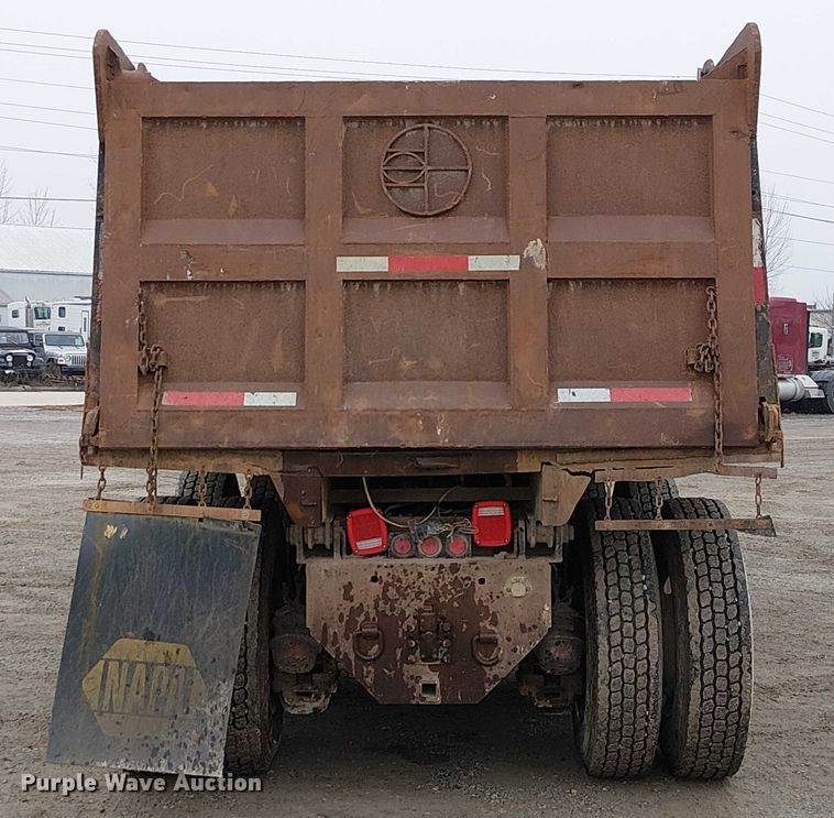 image for item FK0798 1999 Mack RD688S dump truck