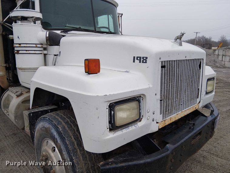 image for item FK0798 1999 Mack RD688S dump truck