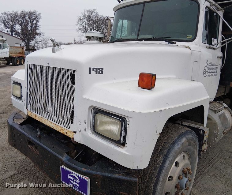 image for item FK0798 1999 Mack RD688S dump truck