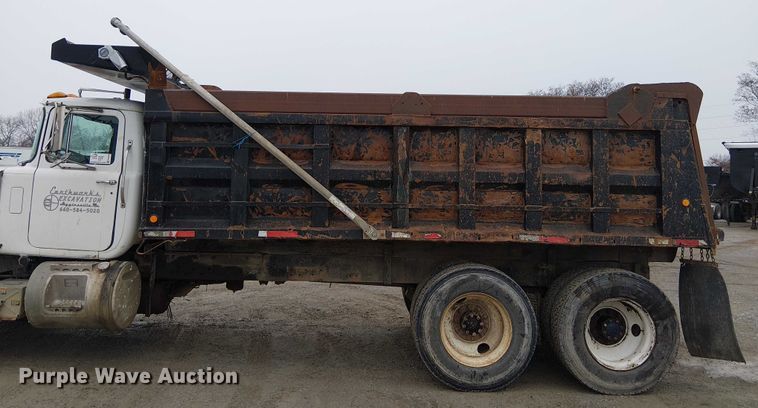 image for item FK0798 1999 Mack RD688S dump truck