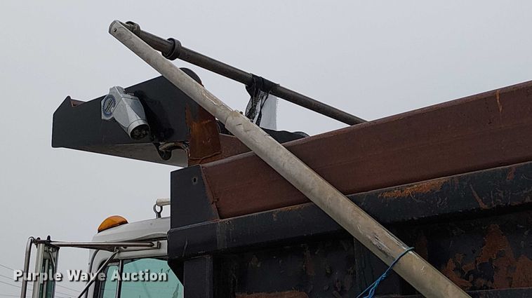 image for item FK0798 1999 Mack RD688S dump truck