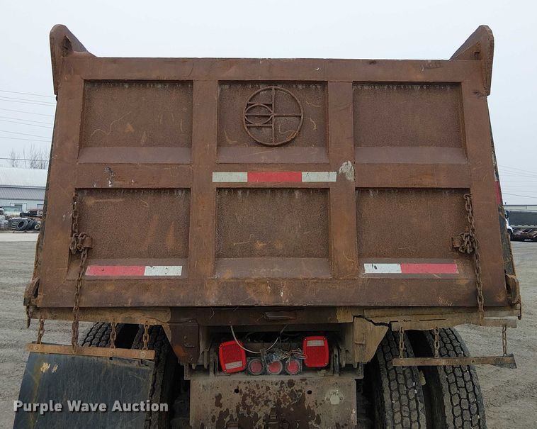 image for item FK0798 1999 Mack RD688S dump truck