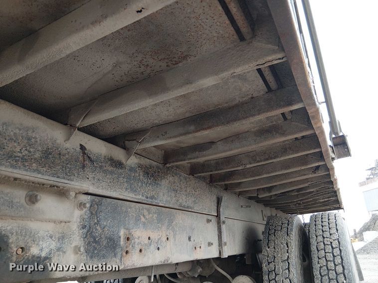 image for item FK0798 1999 Mack RD688S dump truck