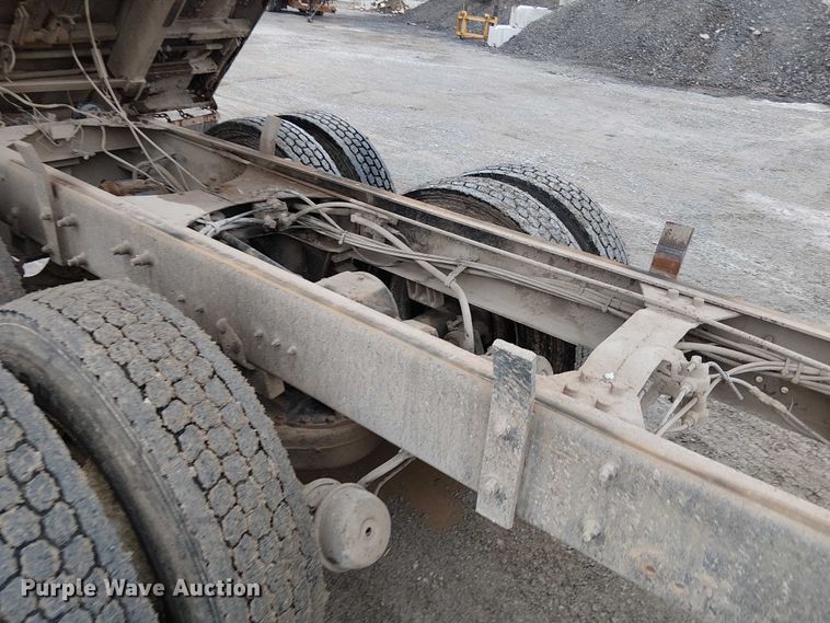 image for item FK0798 1999 Mack RD688S dump truck