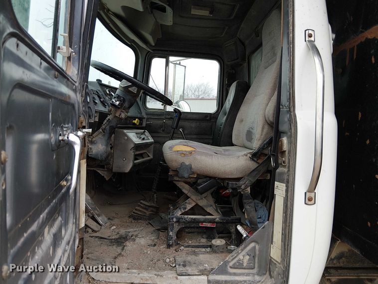 image for item FK0798 1999 Mack RD688S dump truck