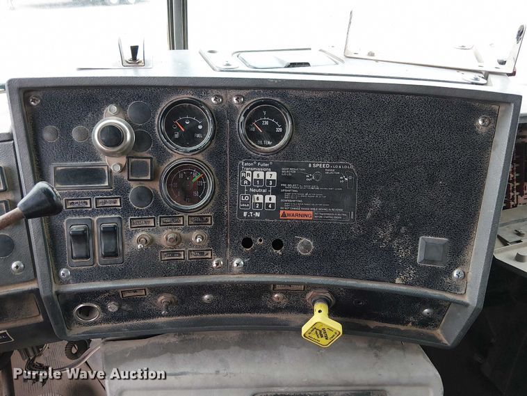 image for item FK0798 1999 Mack RD688S dump truck