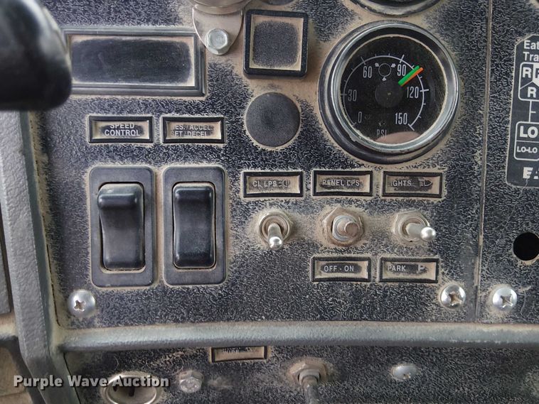 image for item FK0798 1999 Mack RD688S dump truck