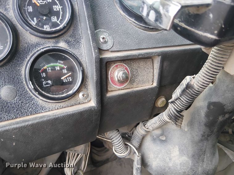 image for item FK0798 1999 Mack RD688S dump truck