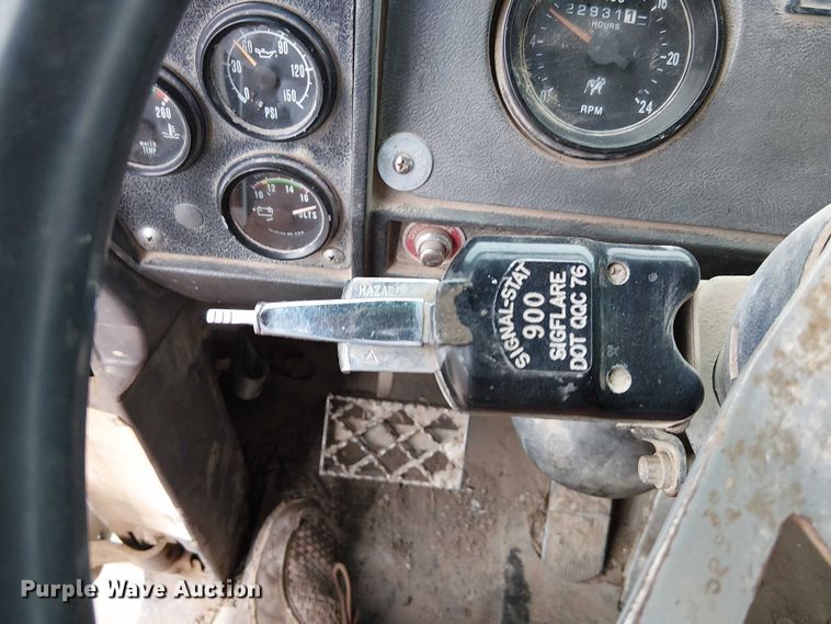 image for item FK0798 1999 Mack RD688S dump truck