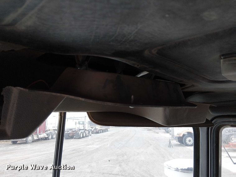 image for item FK0798 1999 Mack RD688S dump truck