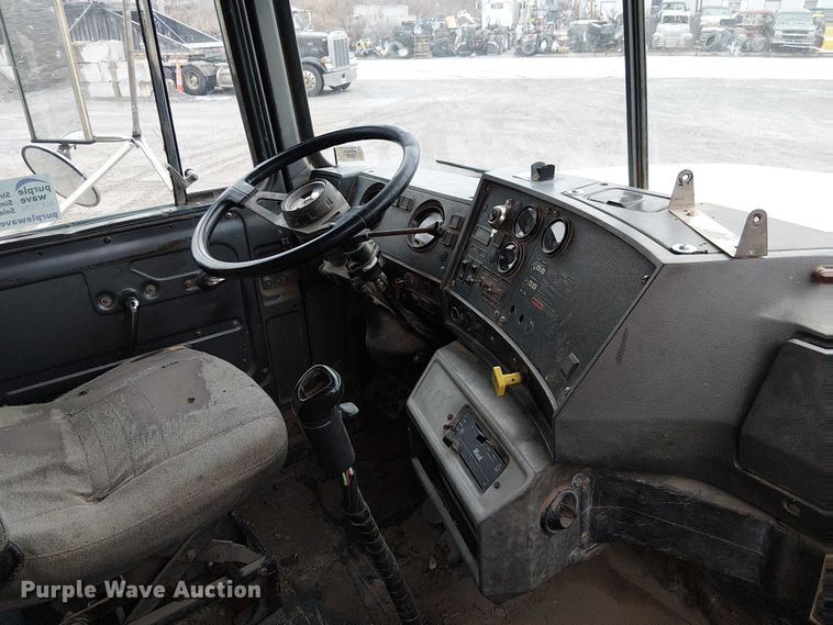 image for item FK0798 1999 Mack RD688S dump truck