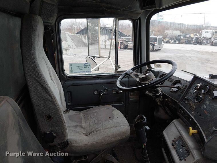 image for item FK0798 1999 Mack RD688S dump truck