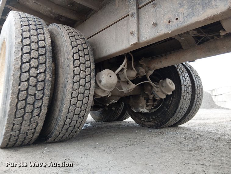 image for item FK0798 1999 Mack RD688S dump truck