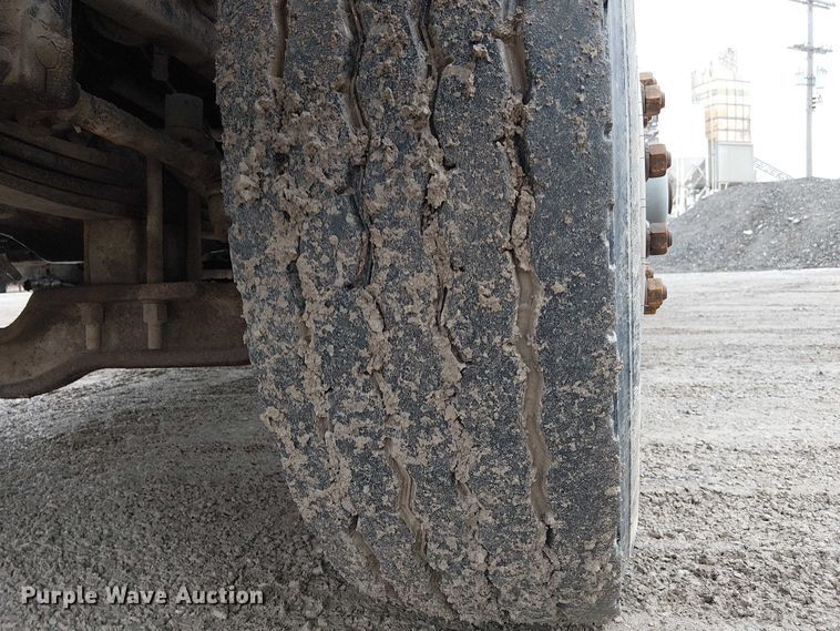 image for item FK0798 1999 Mack RD688S dump truck