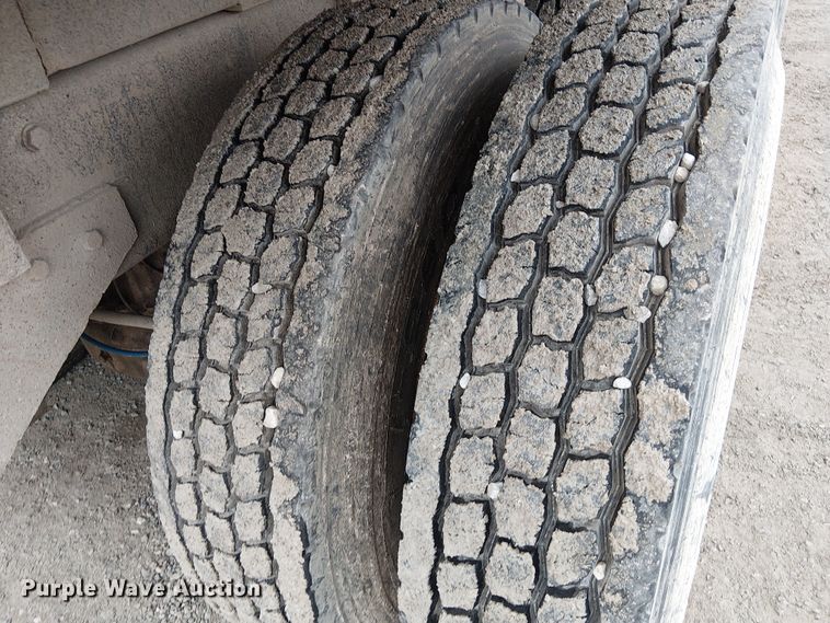 image for item FK0798 1999 Mack RD688S dump truck