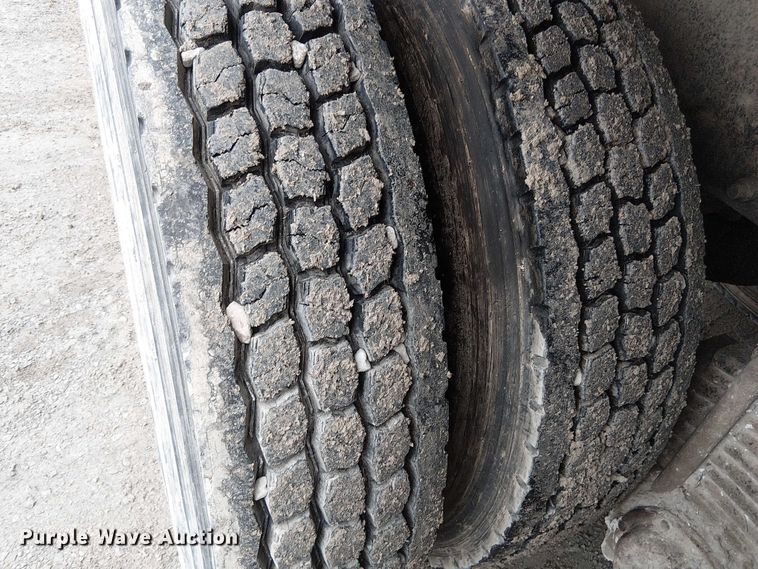 image for item FK0798 1999 Mack RD688S dump truck