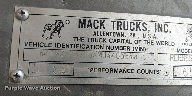 image for item FK0798 1999 Mack RD688S dump truck