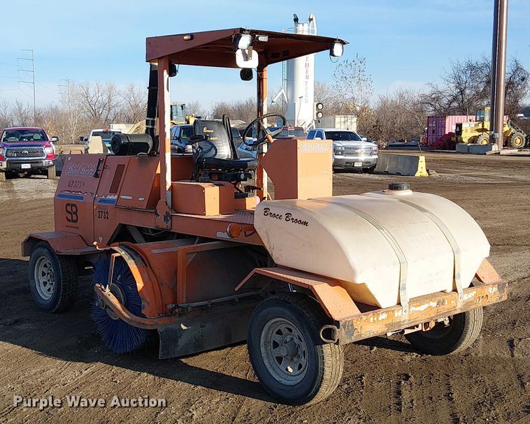 image for item FK0829 2006 Broce RJ 350 broom