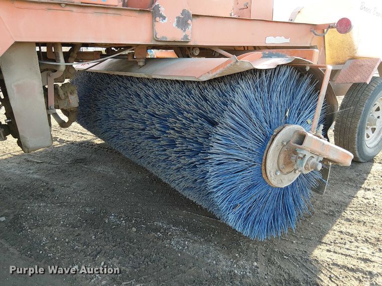 image for item FK0829 2006 Broce RJ 350 broom